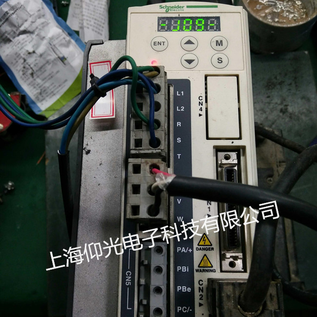 施耐德伺服驅(qū)動器輸出端故障維修價(jià)格