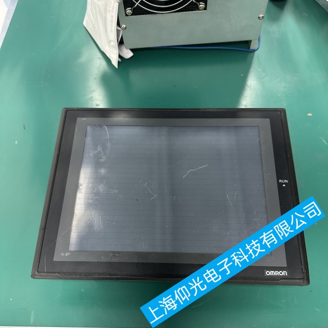 四川歐姆龍觸摸屏E32-TC200B4卡在開機(jī)界面無法繼續(xù)啟動(dòng)故障維修售后點(diǎn)