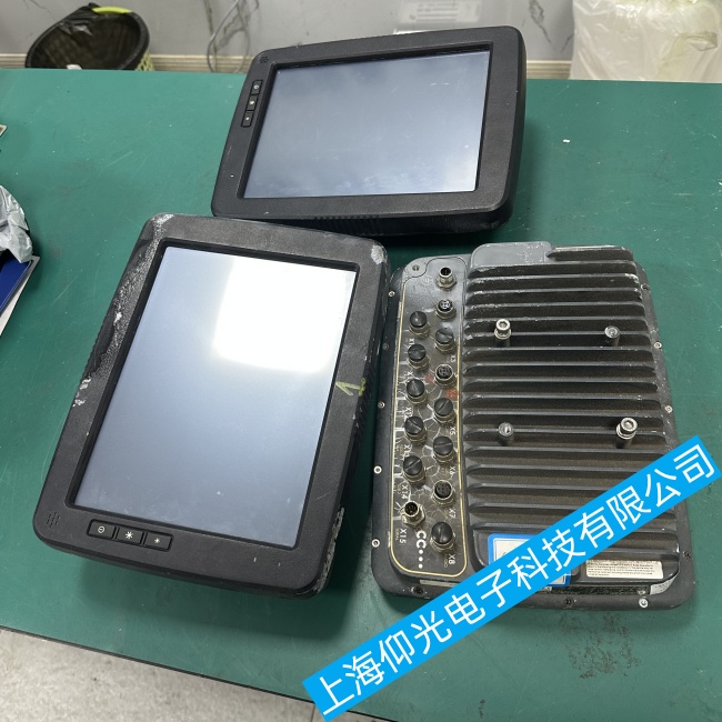 麥基嘉吊機(jī)操作屏C000 122-50無(wú)法正常進(jìn)入操作界面故障維修小竅門(mén)