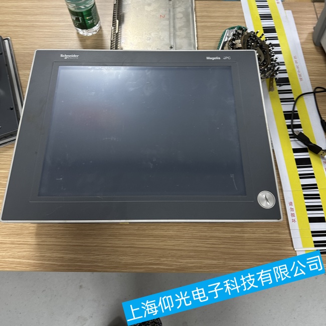 新疆施耐德工控機5PC820系列突然自動關機故障維修哪家好些